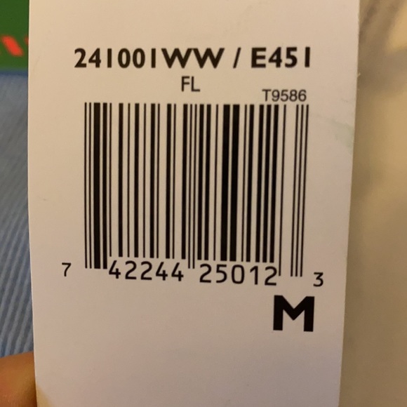 NWOT Tommy Hilfiger women’s Pajama set - Picture 4 of 4